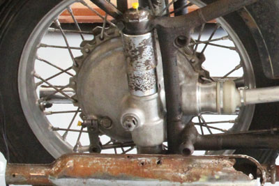 The Zundapp KS601 wheel and brake lever looking a damned site better.